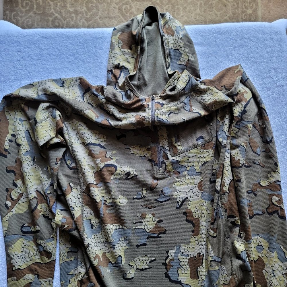 ULTRA MERINO 145 ZIP-T HUNTING HOODIE